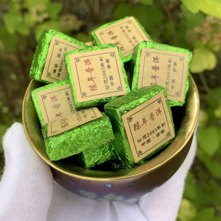 Шен пуэр Выдержанный кубик 2003 год 100 г